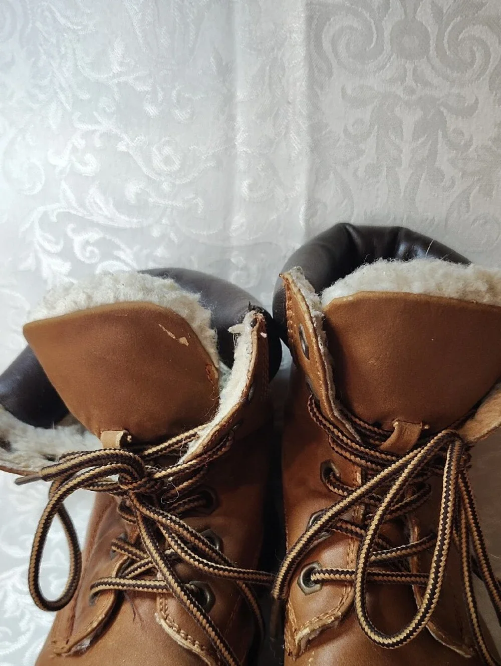Link Kids Tan Lace-Up Sherpa Boots